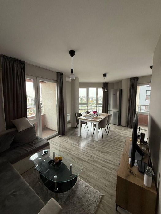 Тристаен за продажба в ж.к. Люлин център