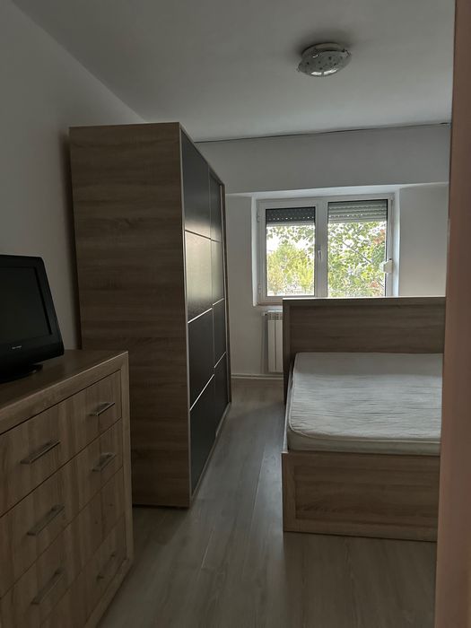 Ofer spre închiriere apartament cu 2 camere