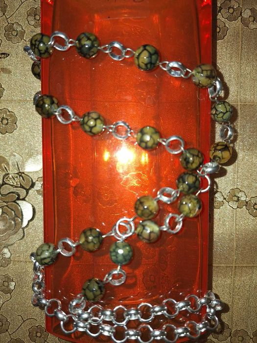 Бусы из натурального камня-змеевик.