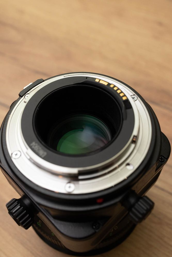 Canon TS-E 45mm f/2.8 Tilt Shift