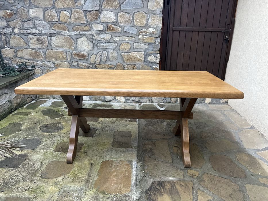 Масивна трапезна маса от дъб