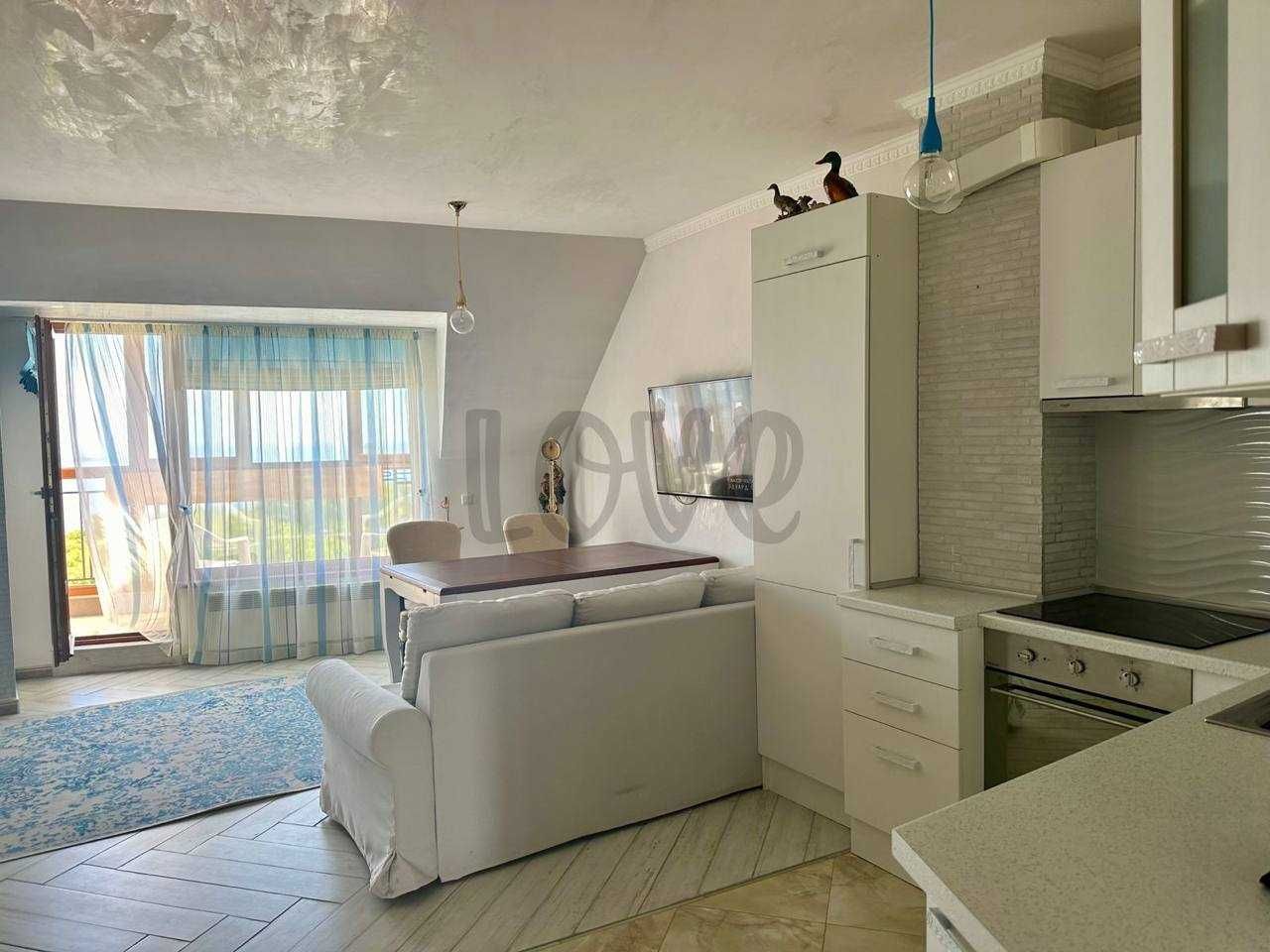Продава се Тристаен апартамент в Варна, Галата - 100 кв.м за 1950 €/кв.м - Снимка #4