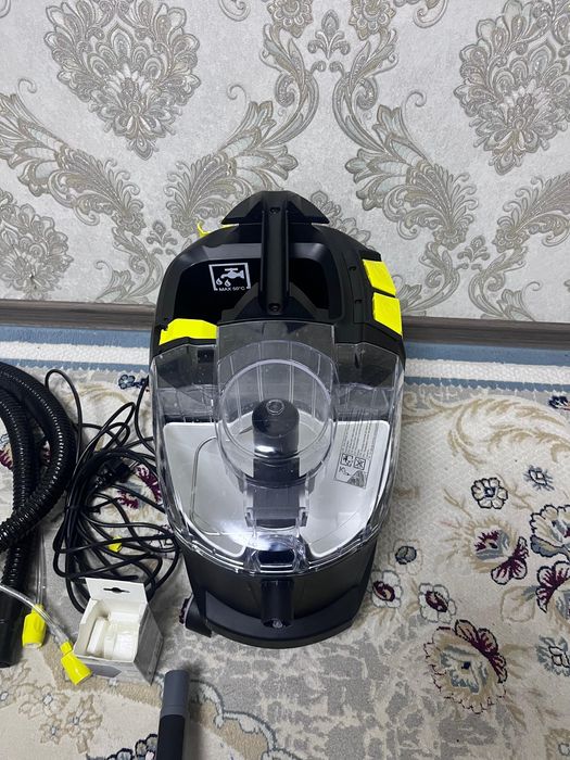 Моющий пылесос Karcher PUZZI 8/1 + ПОДАРОК пароочиститель! СРОЧНО!