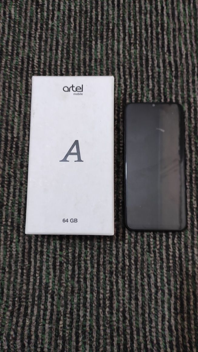 Продается смартфон Artel