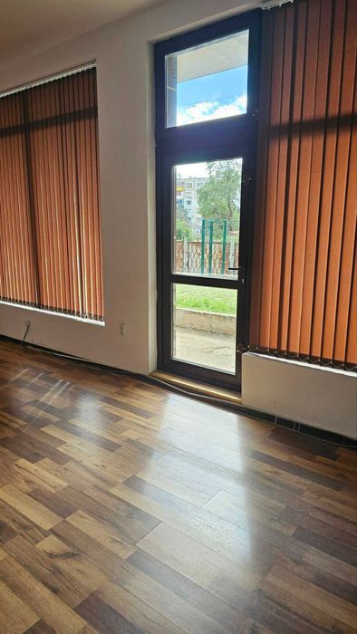 Дава се под наем Магазин в Варна, Левски - 104 кв.м за 1122 € - Снимка #2