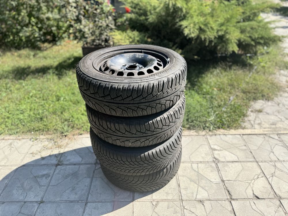 4бр Зимни гуми 205/55/16 с джанти за VW