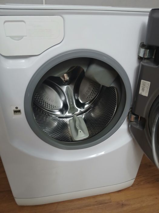 Hotpoint ariston 11кг.с сушкой