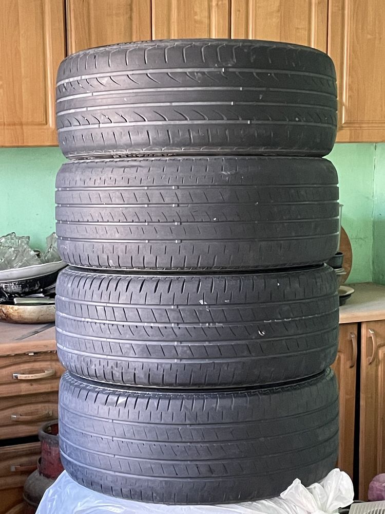 Продам покрышки 235/45 r18