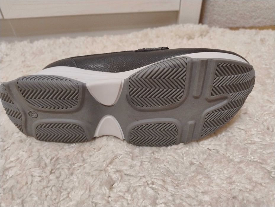 Vand pantofi noi din piele naturala ENZO BERTINI