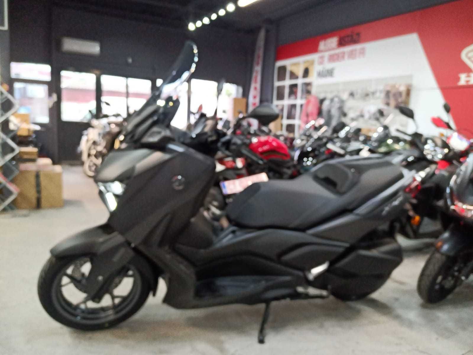 Yamaha X-Max 125 2024 0 km in curand cu B - Yamaha Constanta