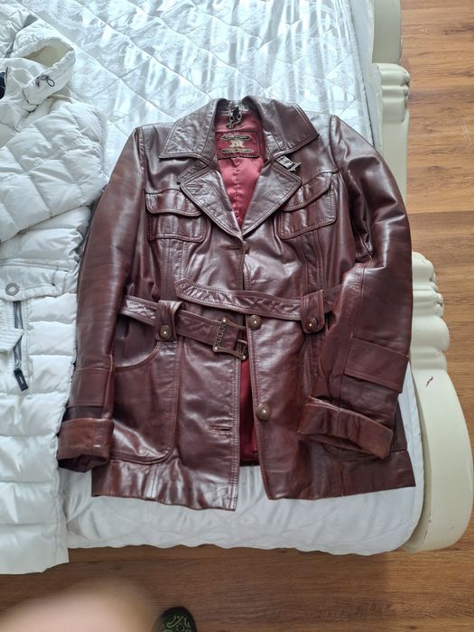 Продам женскую верхнюю одежду 48 размер