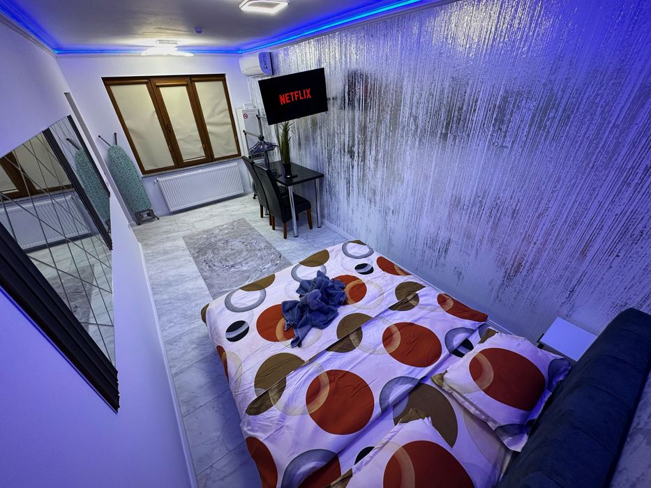 Cazare regim hotelier in apartamente utilate complet+Piscina/14 locati