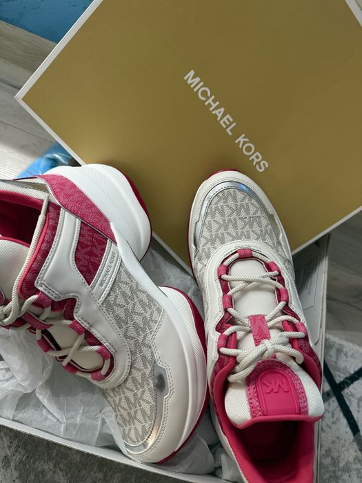 Уникални дамски обувки Michael Kors