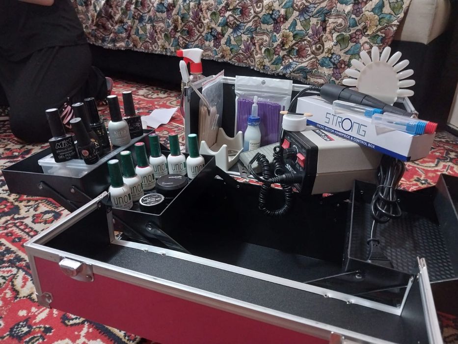 Продам маникюрный набор в хорошем состоянии