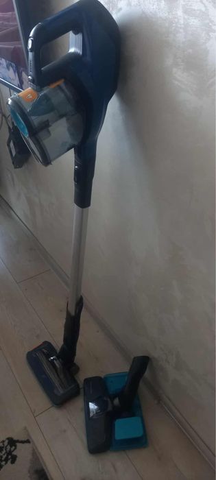 Philips SpeedPro Aqua безжична прахусмукачка