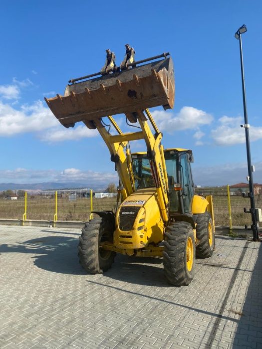 Комбиниран багер 8550 кг Komatsu под НАЕМ Rentex София