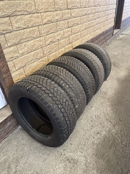 Шины шипованные, зимние 215/60 R16