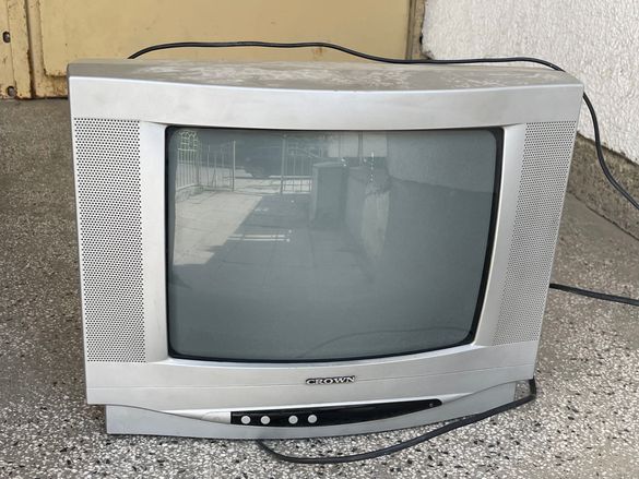 Продавам идеално работещ телевизор