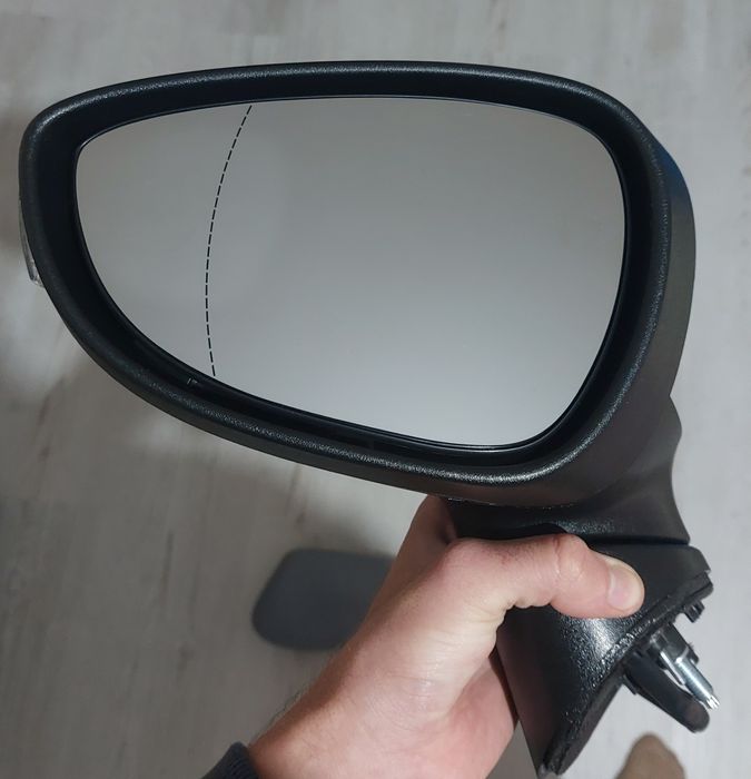 Oglinda exterioara Ford Fiesta, partea stanga nou fara defecte