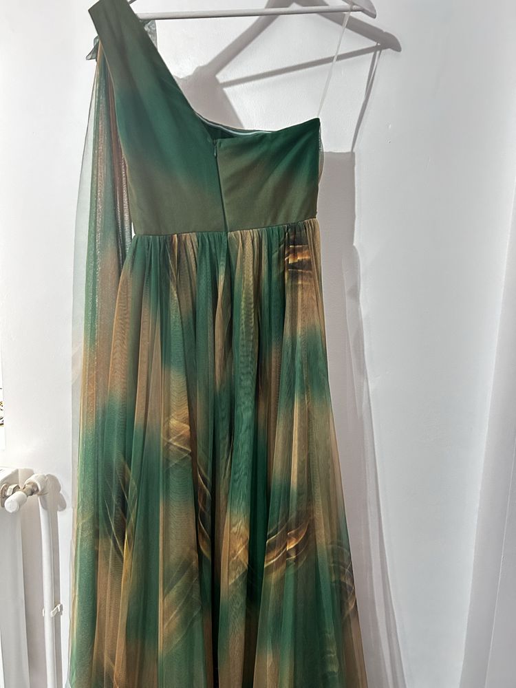 Rochie de seara cu floare detasabila