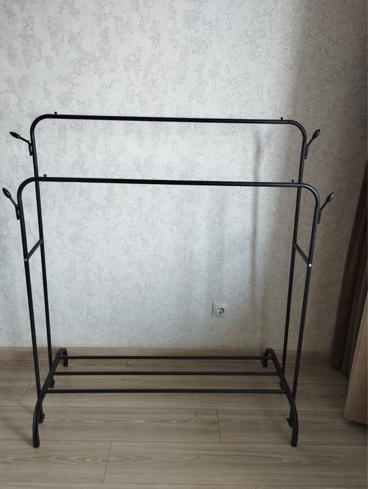 Напольная вешалка