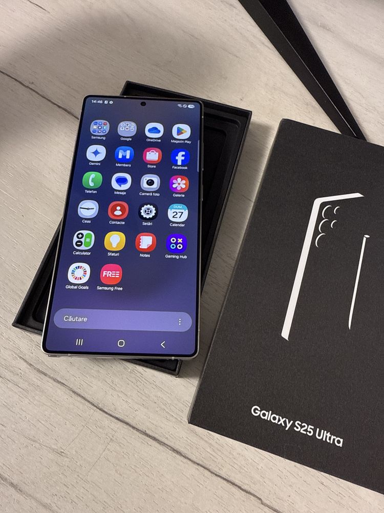 Samsung S25 Ultra 256Gb ca Nou 4 Incarcari la cutie