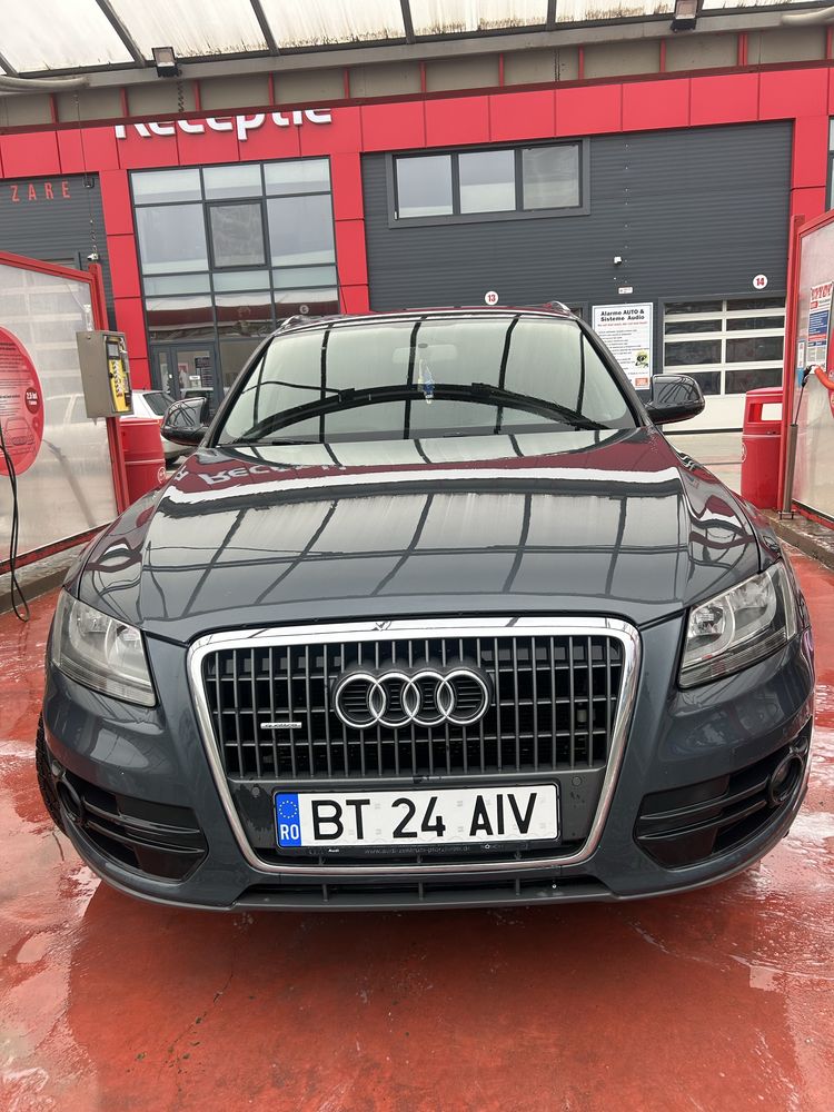 Vând Audi Q5 2011