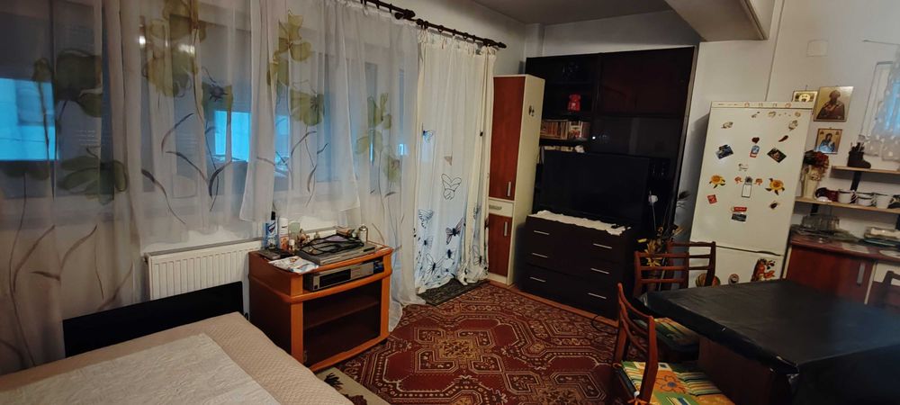 Garsoniera de vânzare