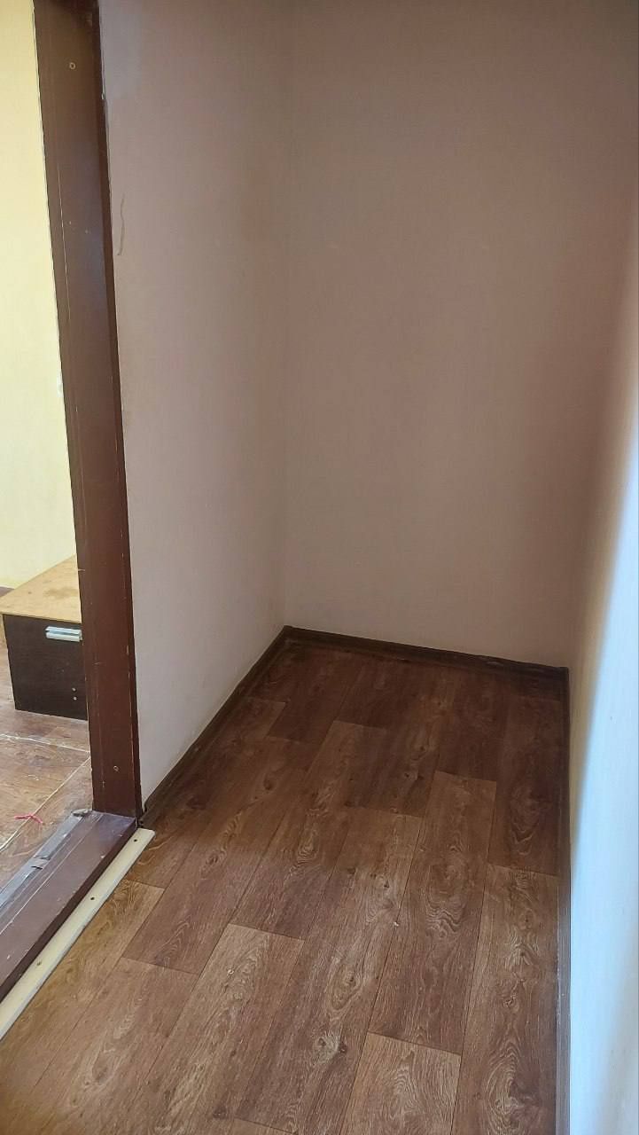 Navoiy shahardagi eng arzon uylarimizdan biri sotiladi 1 xona