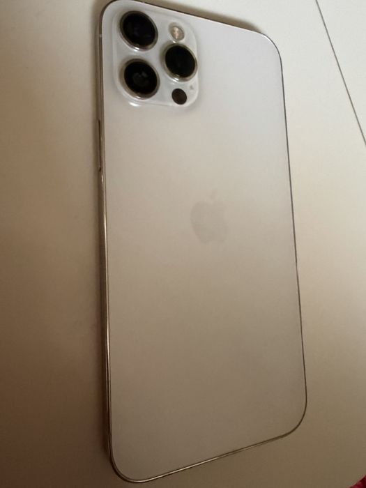 iPhone 12 Pro Max 256GB Silver – foarte îngrijit, display nou,