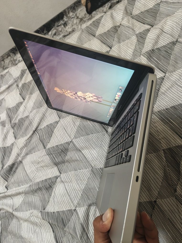 Macbook pro 500 tali