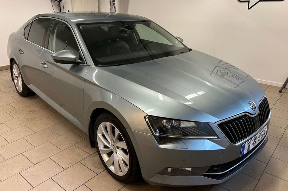 Skoda Superb Škoda Superb 2.0 TDI 4x4 Business-Line Distronic Webasto