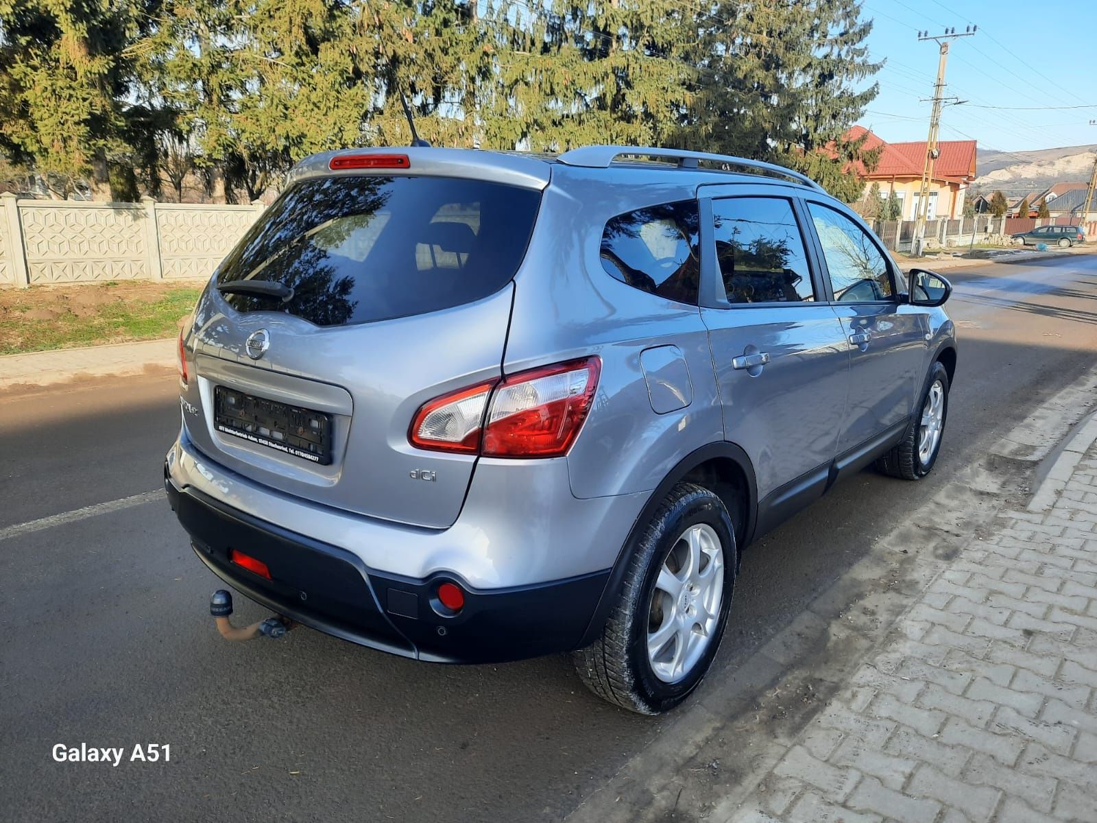 Nissan QashQai   2.0   7 locuri  facelift /panorama