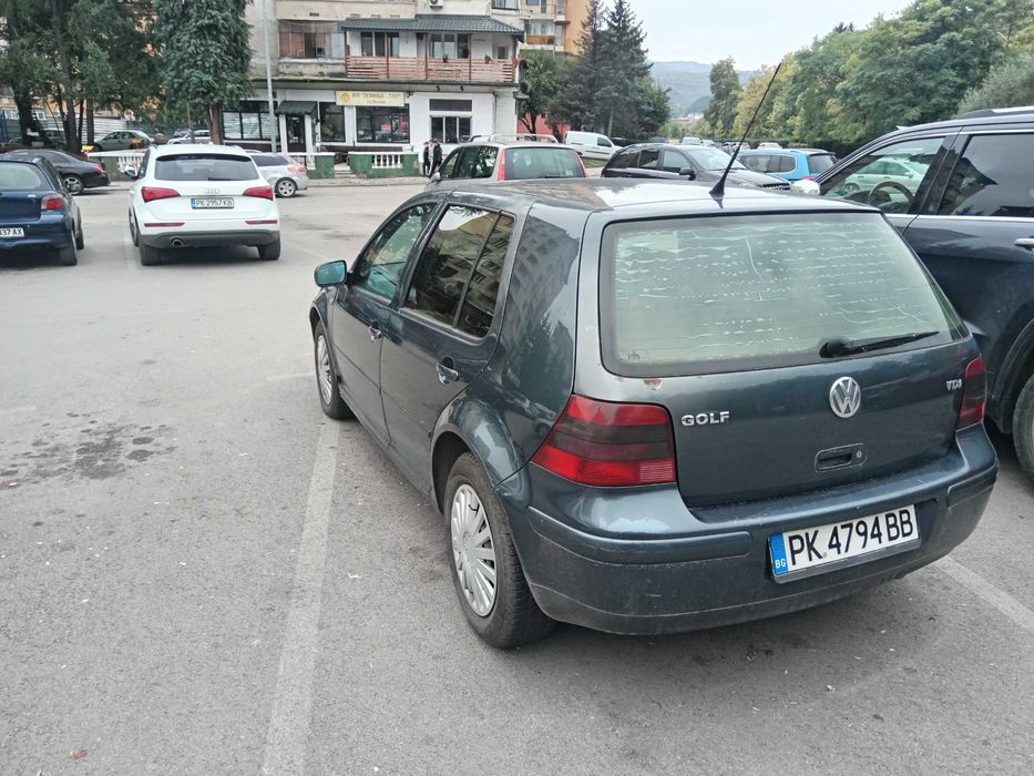 Golf 4 1,9 tdi 2100 лв.