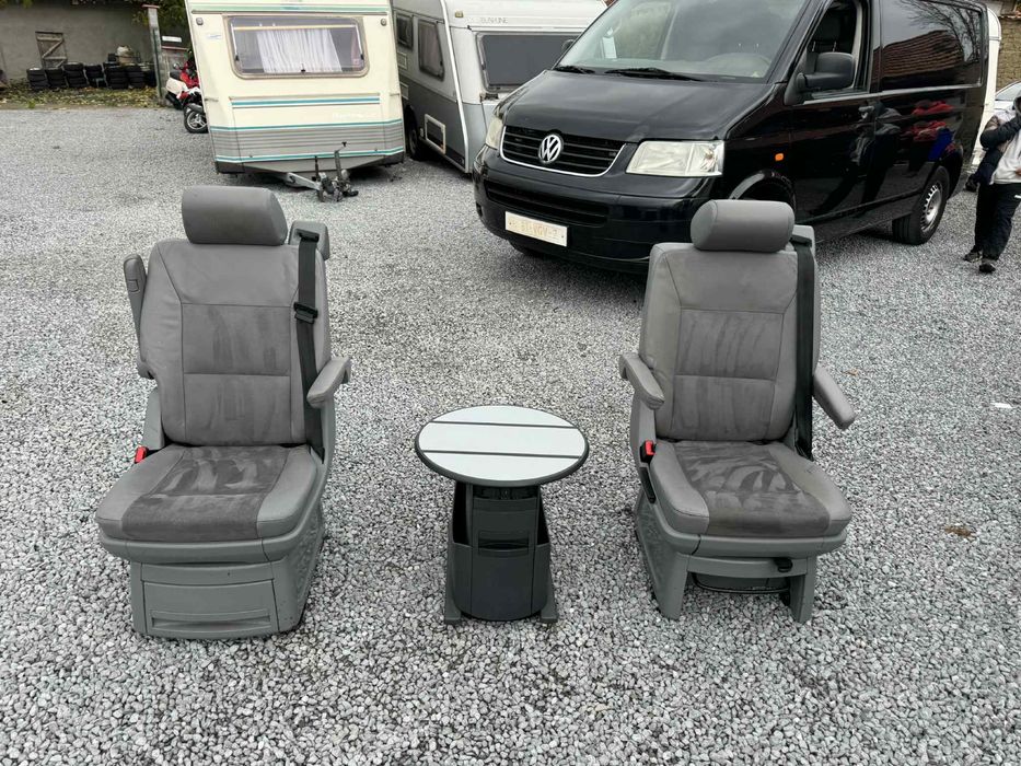 Седалки от мултиван в отлично състояние