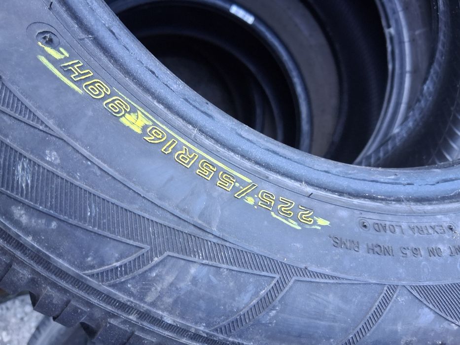 225 55 16 FALKEN 2бр зимни