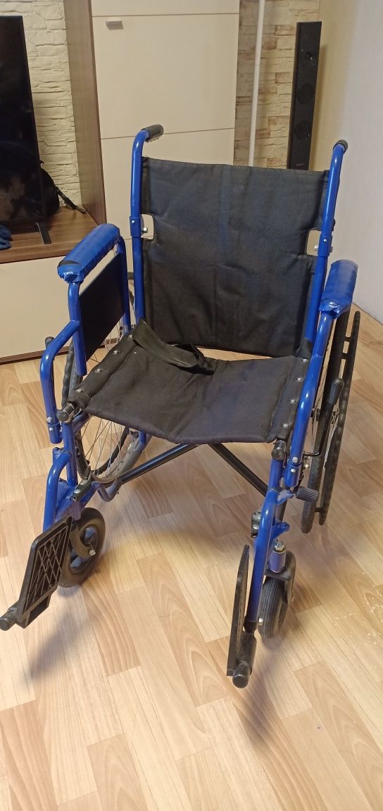 Продам коляску для пожилых людей или людей с ограничением подвижности