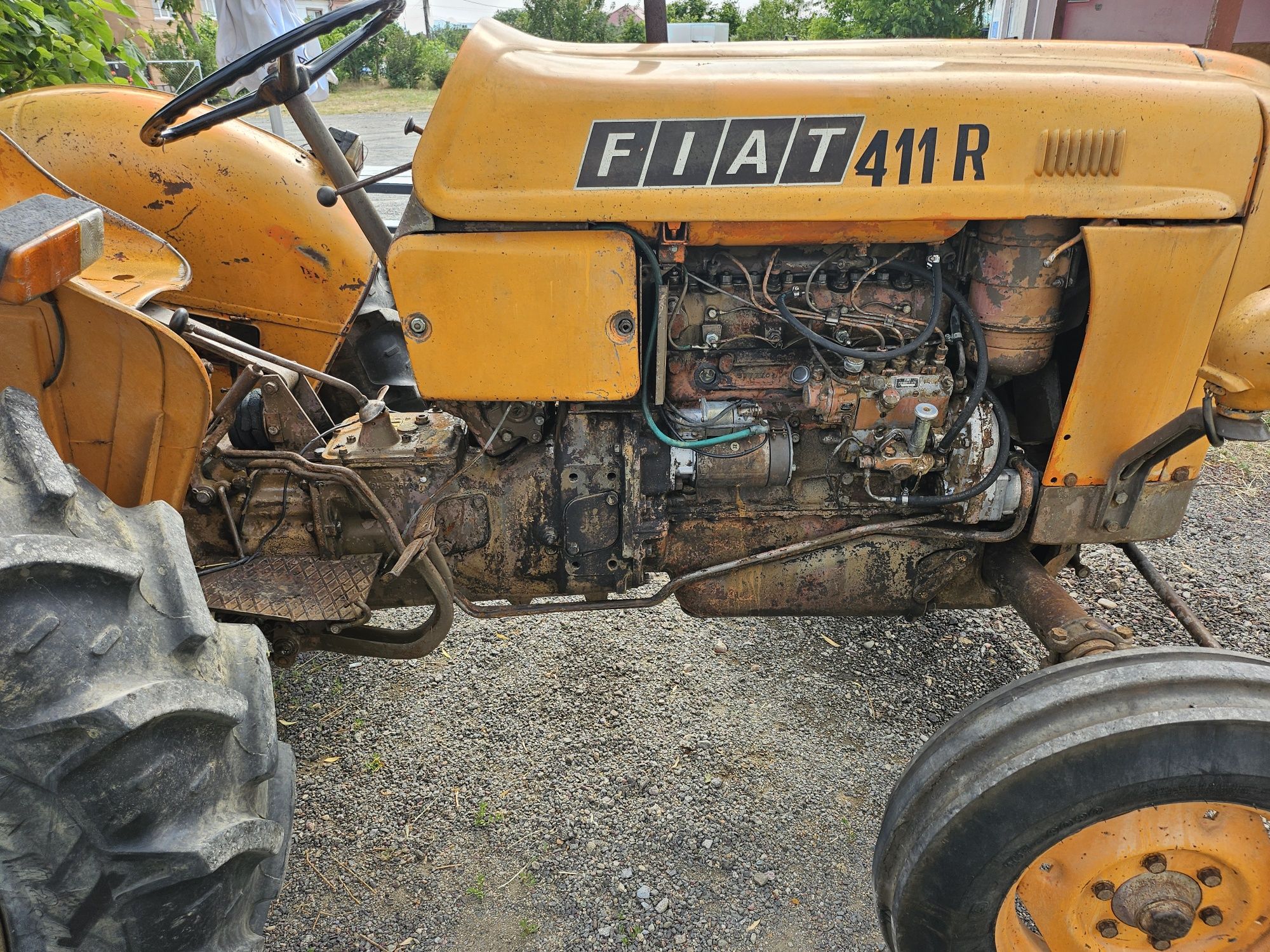 Tractor Fiat 411 sau dezmembrez,piese
