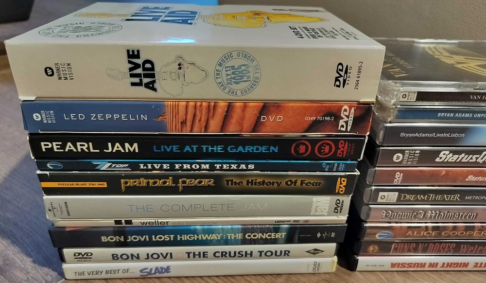 Lot DVD-uri Led Zeppelin Bon Jovi Malmsteen Status Quo Whitesnake