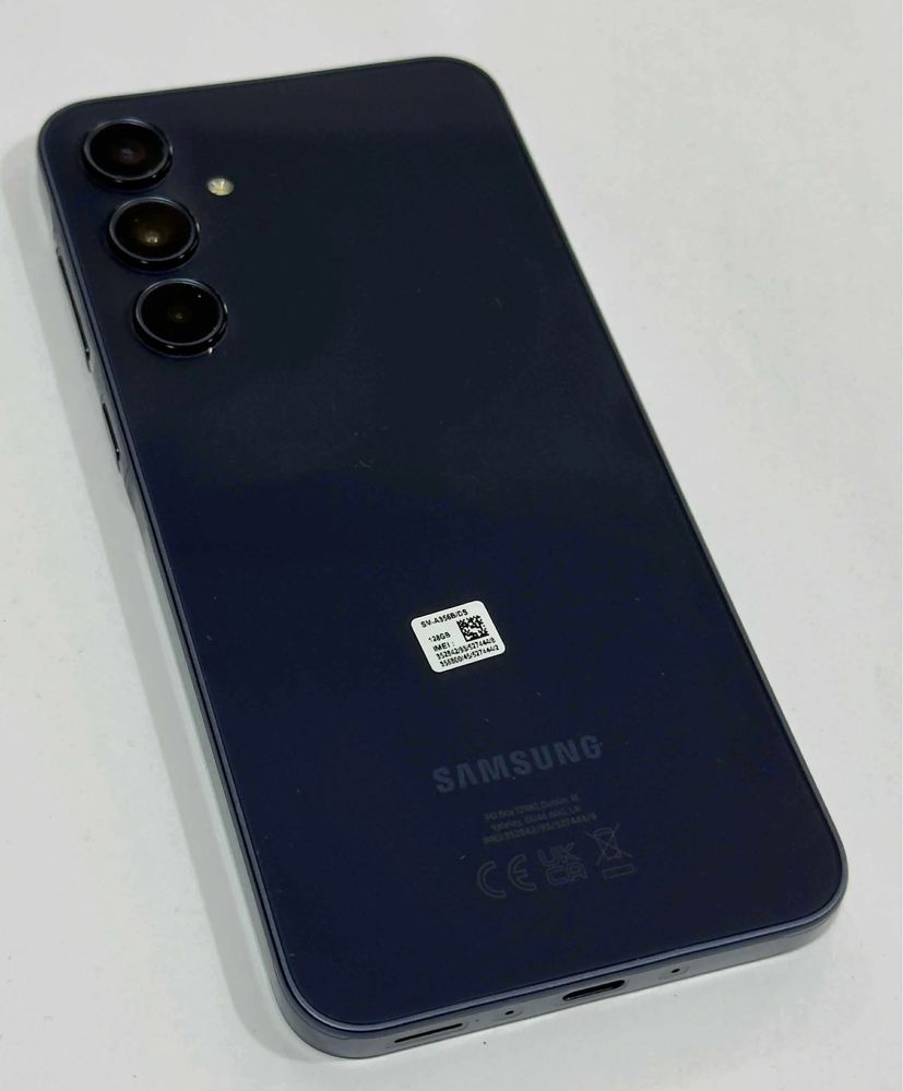 Телефон Samsung A35