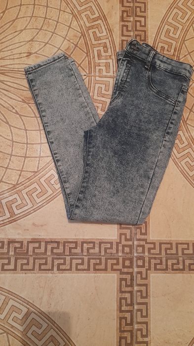 Blugi de dama mărimea 38 merg S M