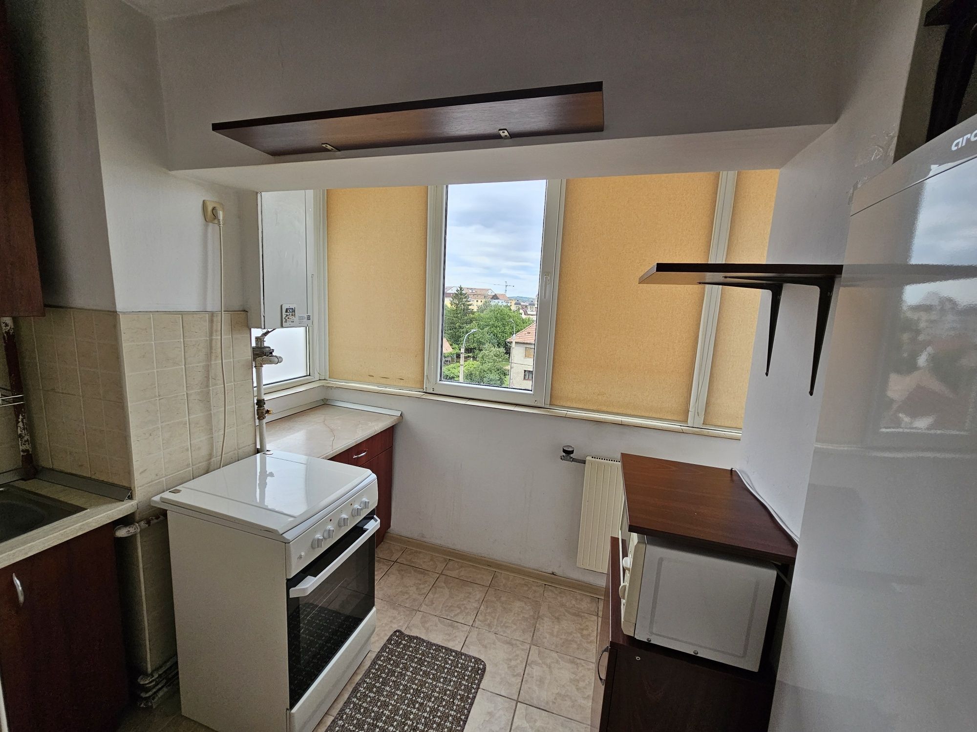 Inchiriez apartament 3 camere decomandat 74 m