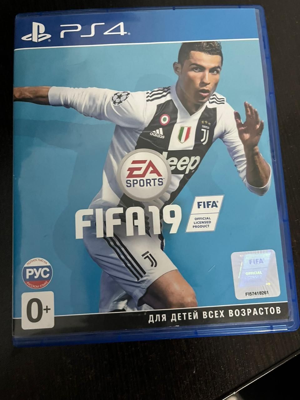 Продам диск  FIFA 19