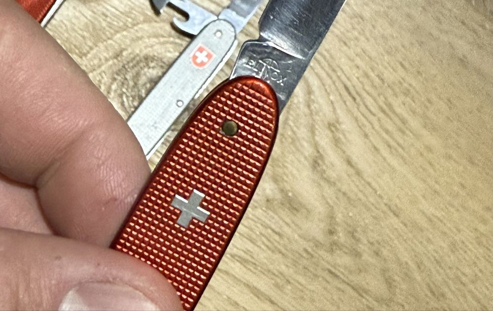 Lot Victorinox alox/ Elinox/ Old Cross/ Soldier
