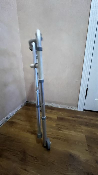 ходунок для инвалидов