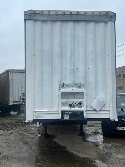 Vând semiremorcă Krone fabricație 2013 revizie totală 4500€