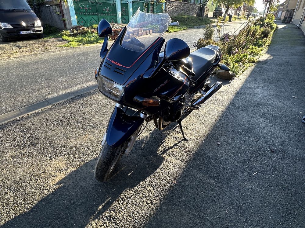 Suzuki GSX 1100F Katana