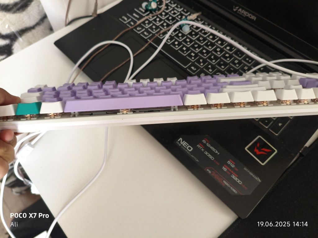 Продам клавиатуру dexp widow