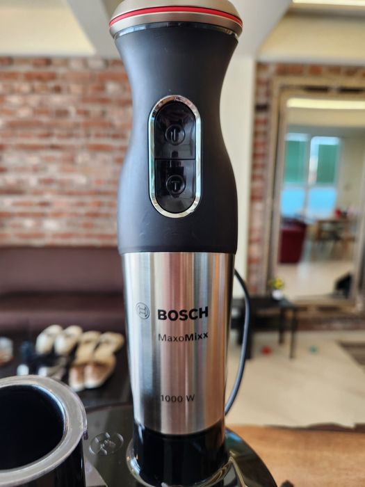 Кухненски робот Bosch + пасатор + 6 приставки