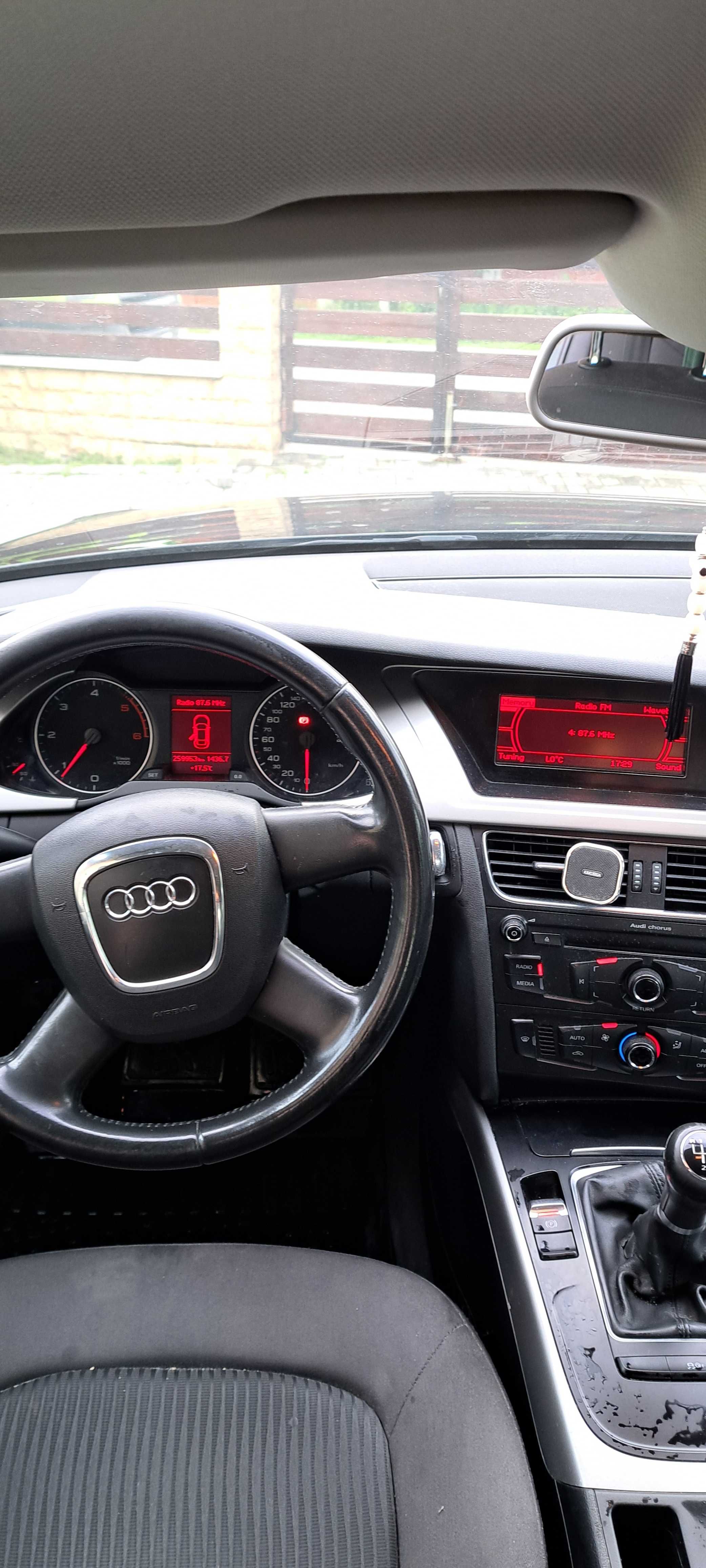 Vand Audi A4 B8.